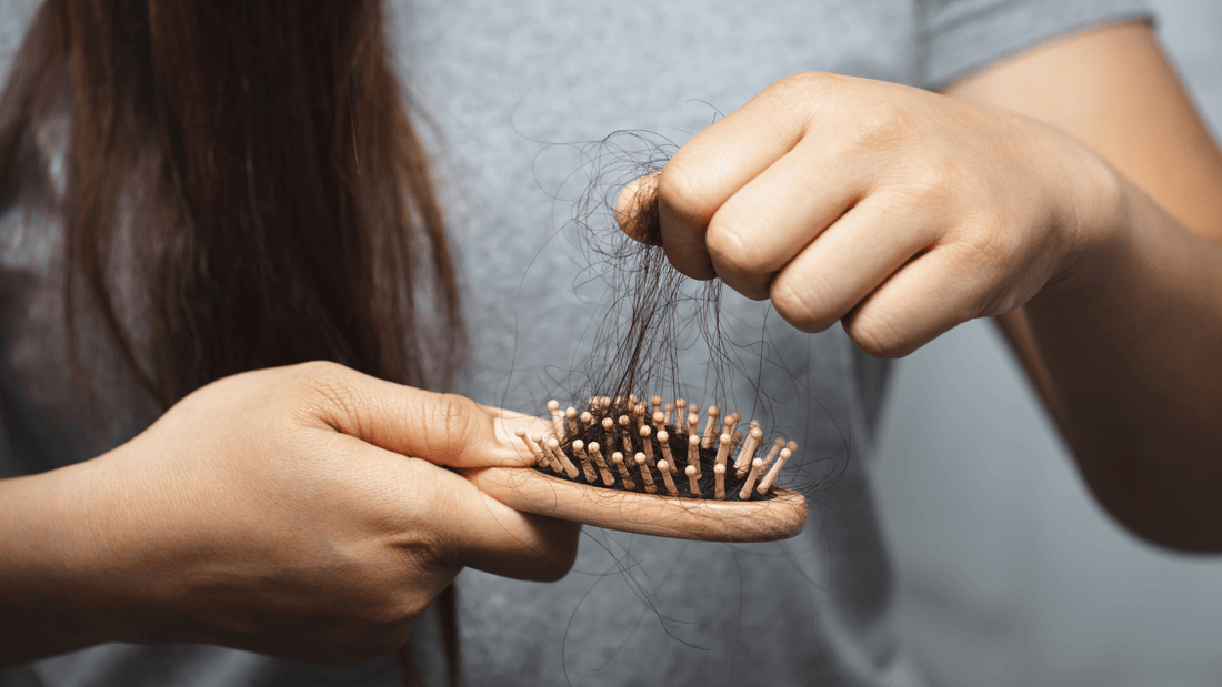 Perte de cheveux post-partum : comprendre et agir pour retrouver de la densité - AUBE